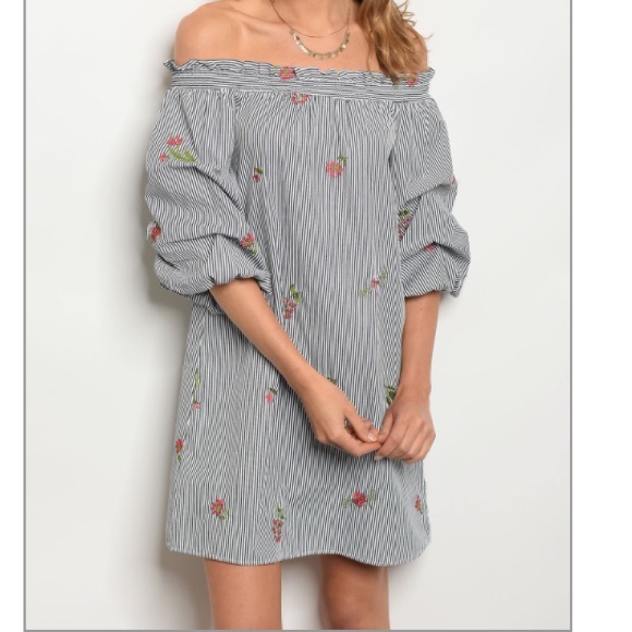 Le Lis Dresses & Skirts - Dress -SOLD